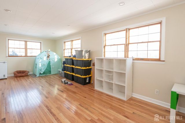 62 Hillcrest Avenue, Edison, NJ 08817