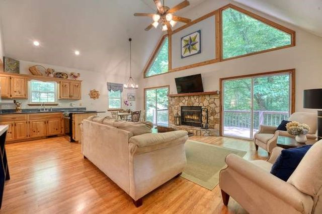 3333 Ellington Road, Hayesville, NC 28904