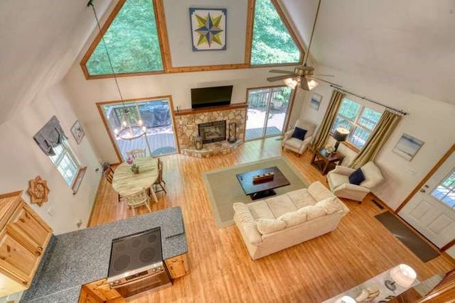 3333 Ellington Road, Hayesville, NC 28904