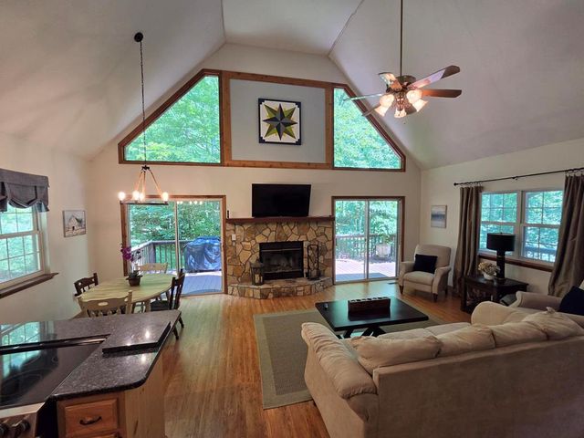 3333 Ellington Road, Hayesville, NC 28904