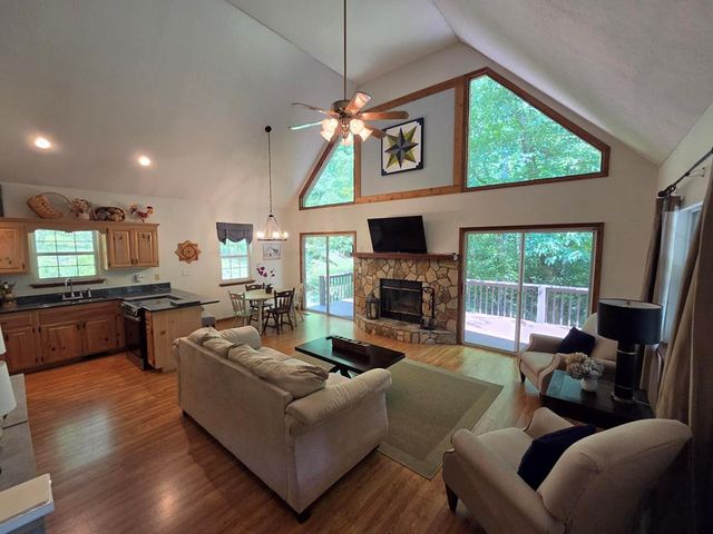 3333 Ellington Road, Hayesville, NC 28904