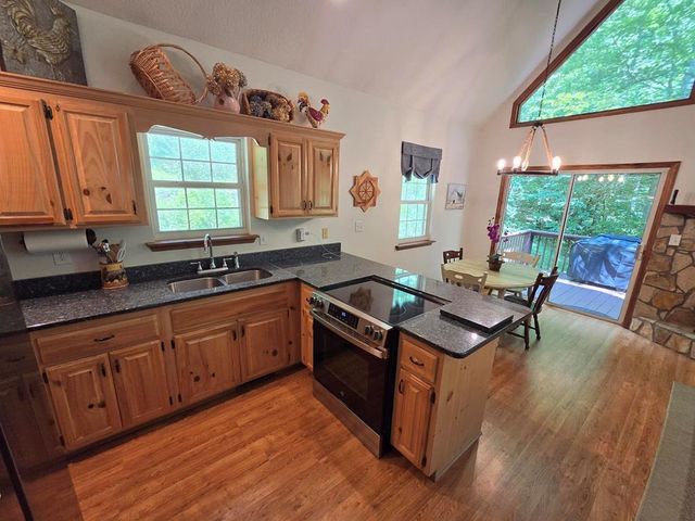 3333 Ellington Road, Hayesville, NC 28904