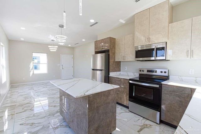 601 N Emerald Avenue, Edinburg, TX 78541