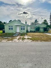 225 Marguerita Drive, West Palm Beach, FL 33415