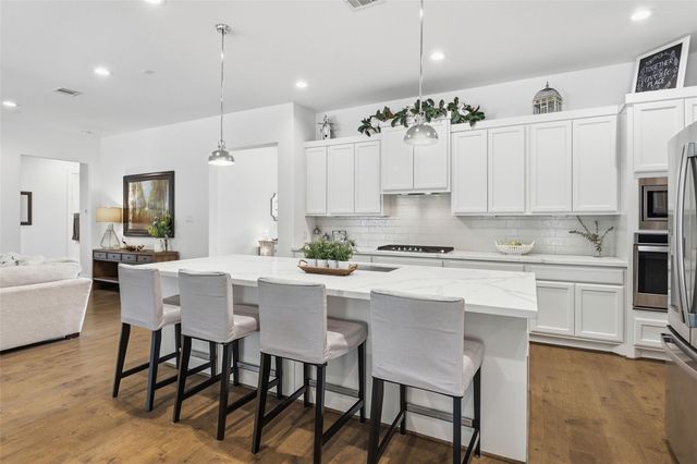 120 Tree Top Place, Magnolia, TX 77354