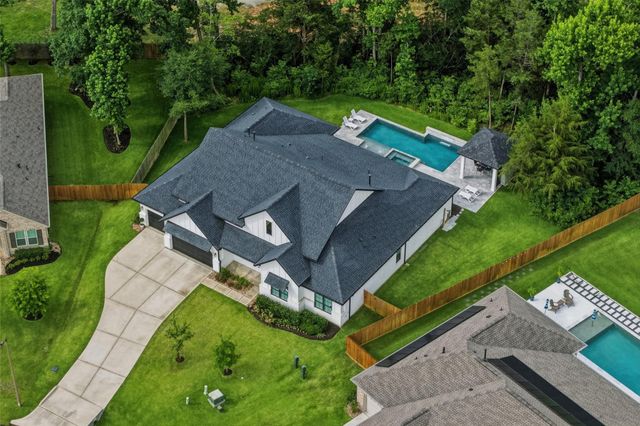 120 Tree Top Place, Magnolia, TX 77354