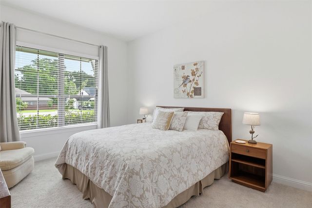 120 Tree Top Place, Magnolia, TX 77354