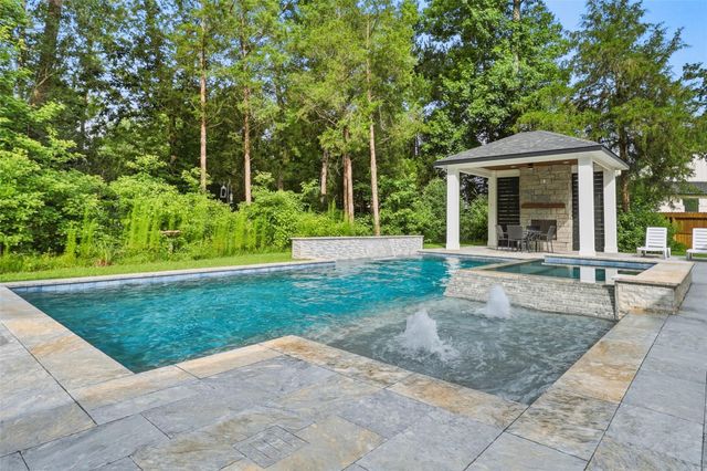 120 Tree Top Place, Magnolia, TX 77354