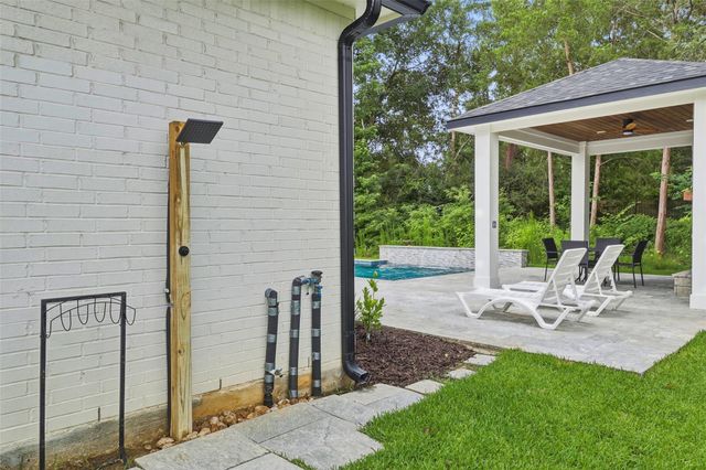 120 Tree Top Place, Magnolia, TX 77354