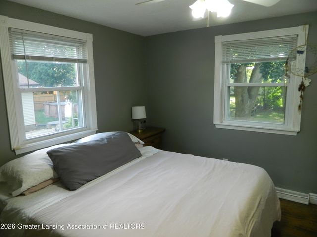 6922 Calson Drive, Lansing, MI 48911