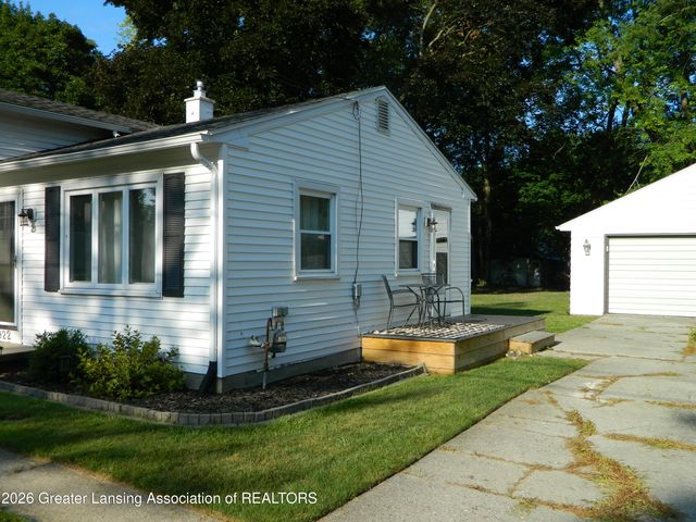 6922 Calson Drive, Lansing, MI 48911