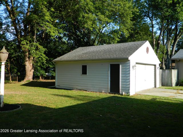 6922 Calson Drive, Lansing, MI 48911
