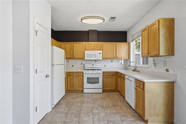 500 Windcroft Circle NW, Acworth, GA 30101