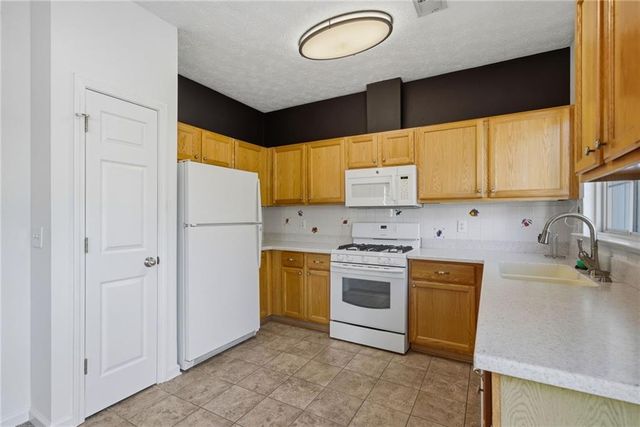 500 Windcroft Circle NW, Acworth, GA 30101