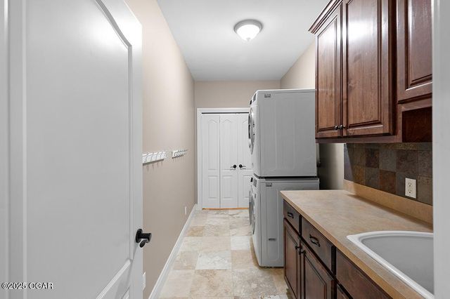 110 Crestwood Estates, Pittsburg, KS 66762