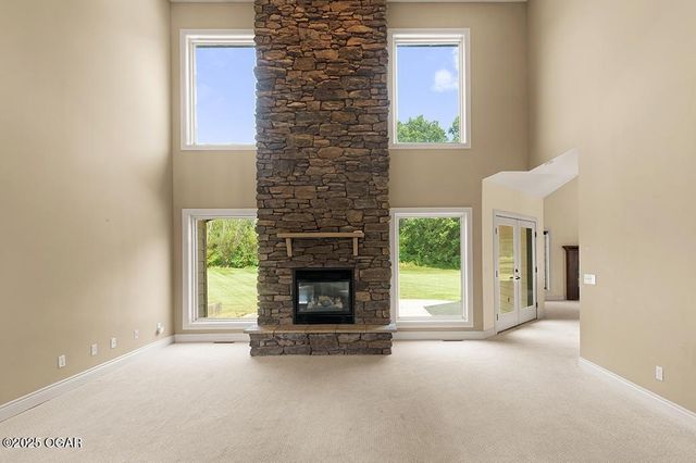 110 Crestwood Estates, Pittsburg, KS 66762