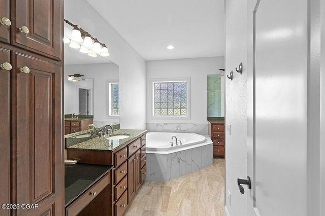 110 Crestwood Estates, Pittsburg, KS 66762