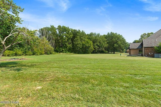 110 Crestwood Estates, Pittsburg, KS 66762