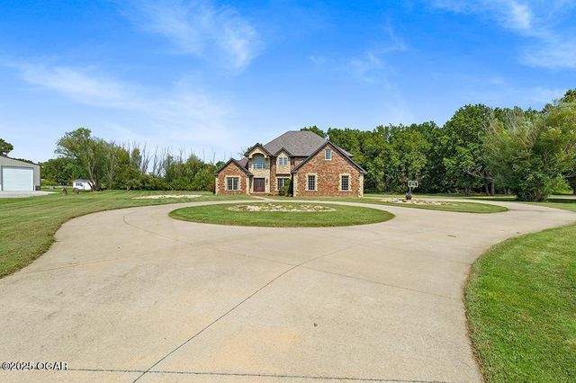 110 Crestwood Estates, Pittsburg, KS 66762