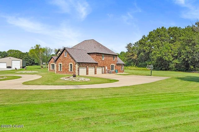 110 Crestwood Estates, Pittsburg, KS 66762