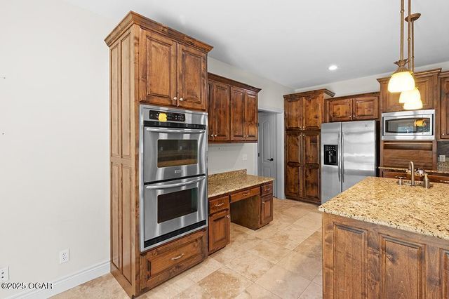 110 Crestwood Estates, Pittsburg, KS 66762