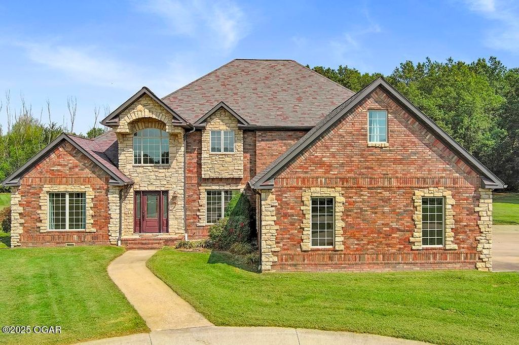 110 Crestwood Estates, Pittsburg, KS 66762