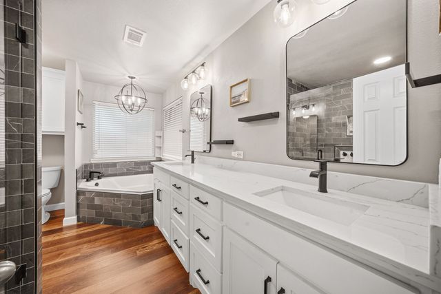 609 Columbia Avenue, Waxahachie, TX 75165