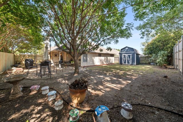 609 Columbia Avenue, Waxahachie, TX 75165