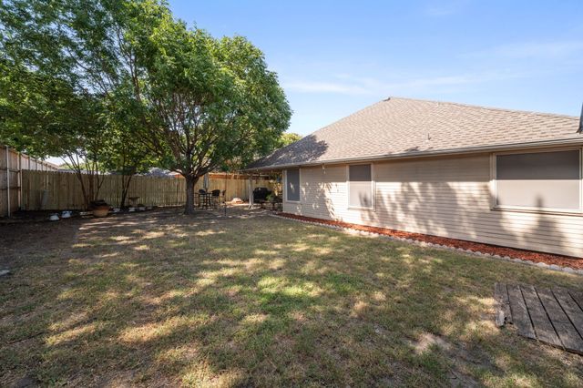609 Columbia Avenue, Waxahachie, TX 75165