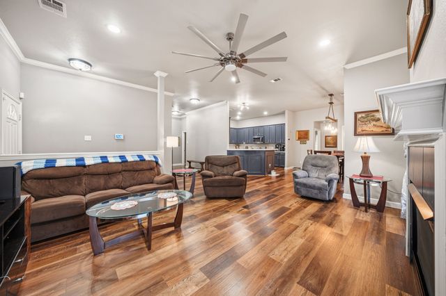609 Columbia Avenue, Waxahachie, TX 75165