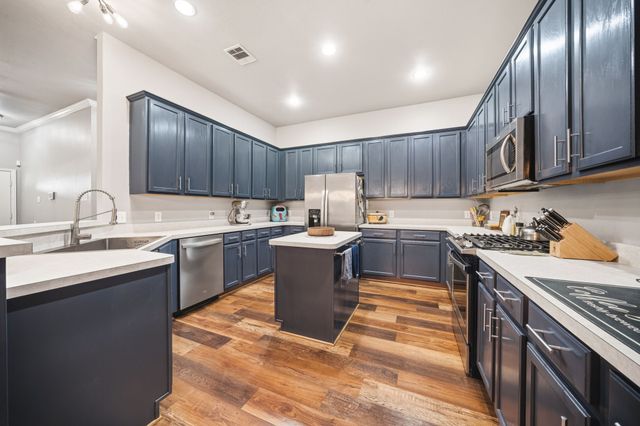 609 Columbia Avenue, Waxahachie, TX 75165