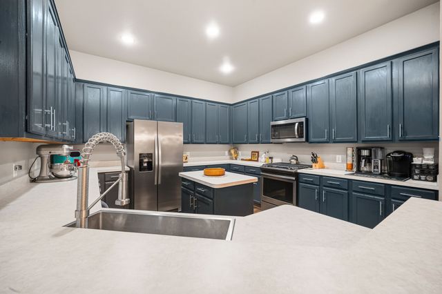 609 Columbia Avenue, Waxahachie, TX 75165