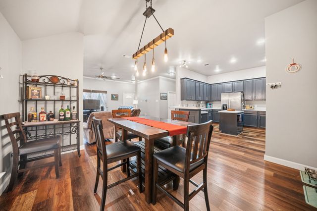 609 Columbia Avenue, Waxahachie, TX 75165