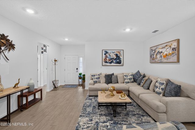 1532 LACHLAN Circle, Jacksonville, FL 32218