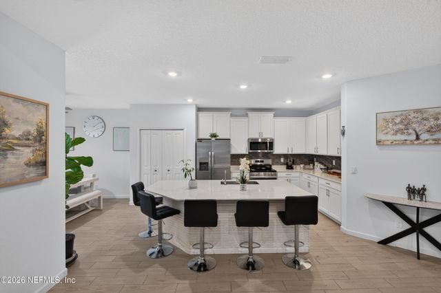 1532 LACHLAN Circle, Jacksonville, FL 32218