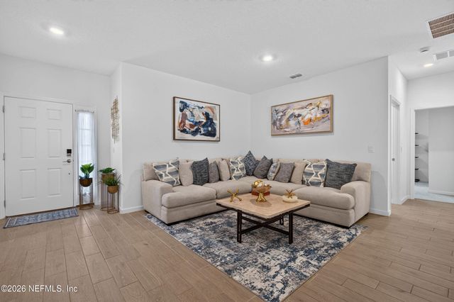 1532 LACHLAN Circle, Jacksonville, FL 32218