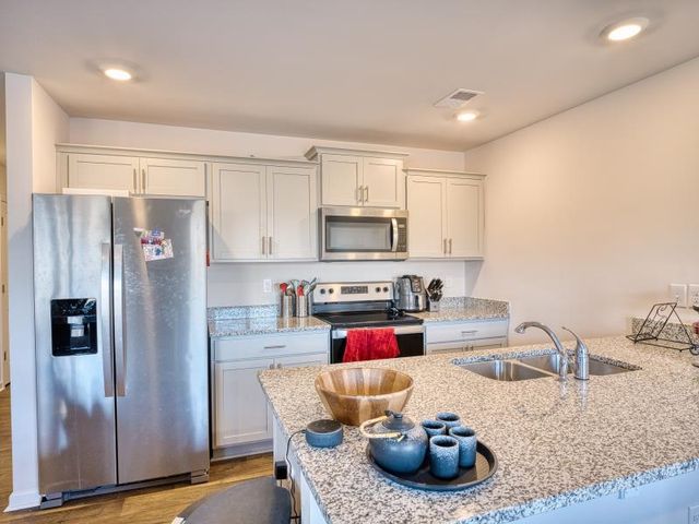 1144 S Norwhich Lane, Spartanburg, SC 29301