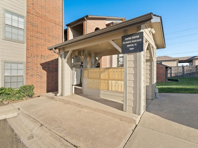 218 N Texas Boulevard 109, Denton, TX 76201