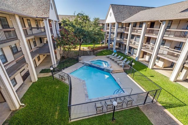 218 N Texas Boulevard 109, Denton, TX 76201