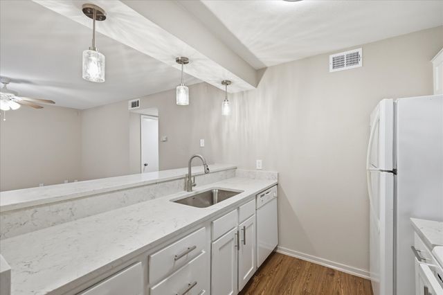 218 N Texas Boulevard 109, Denton, TX 76201