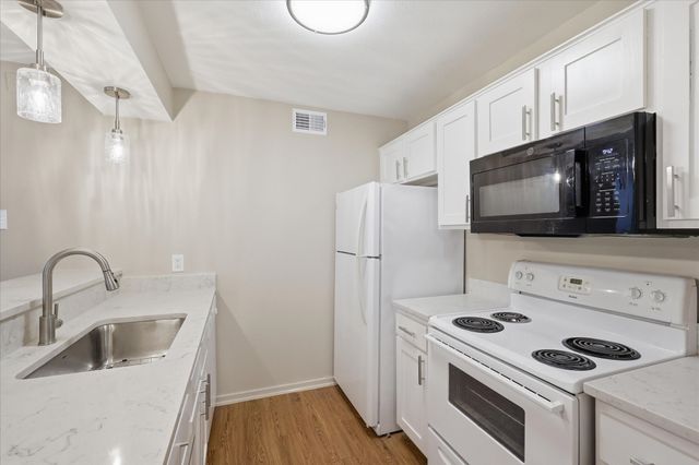 218 N Texas Boulevard 109, Denton, TX 76201
