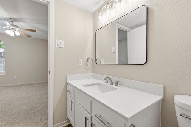 218 N Texas Boulevard 109, Denton, TX 76201