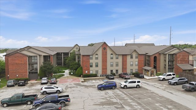 218 N Texas Boulevard 109, Denton, TX 76201