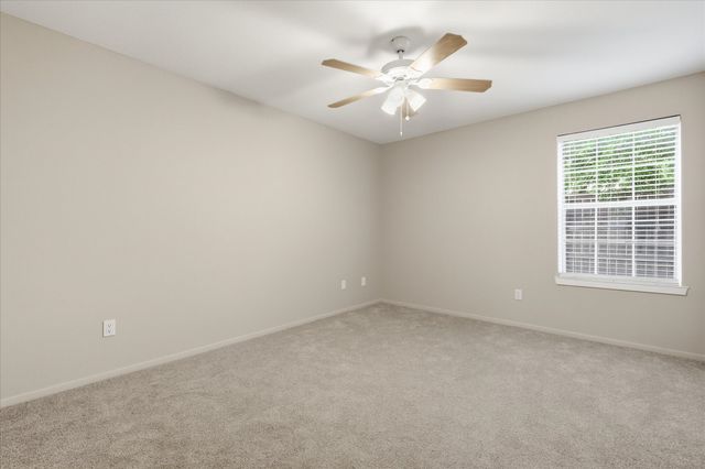 218 N Texas Boulevard 109, Denton, TX 76201