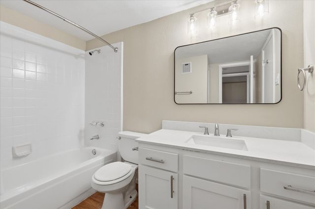 218 N Texas Boulevard 109, Denton, TX 76201
