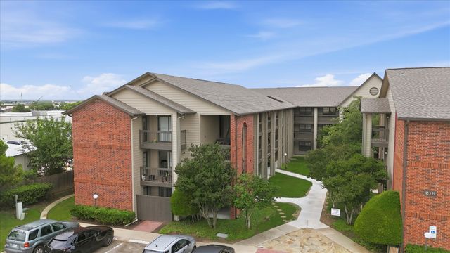218 N Texas Boulevard 109, Denton, TX 76201