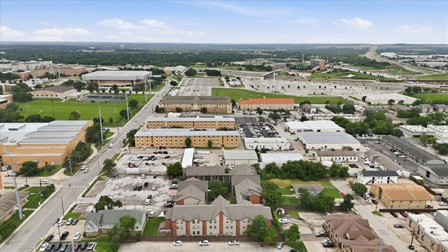 218 N Texas Boulevard 109, Denton, TX 76201