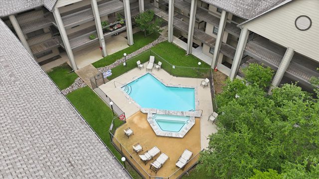 218 N Texas Boulevard 109, Denton, TX 76201