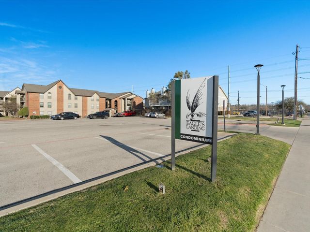 218 N Texas Boulevard 109, Denton, TX 76201