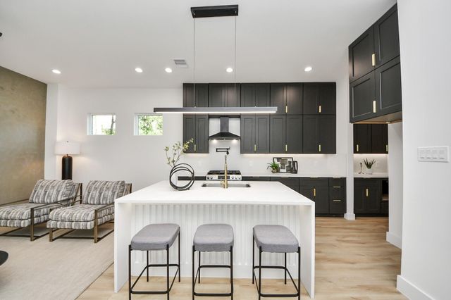 7911 Lynette Street, Houston, TX 77028